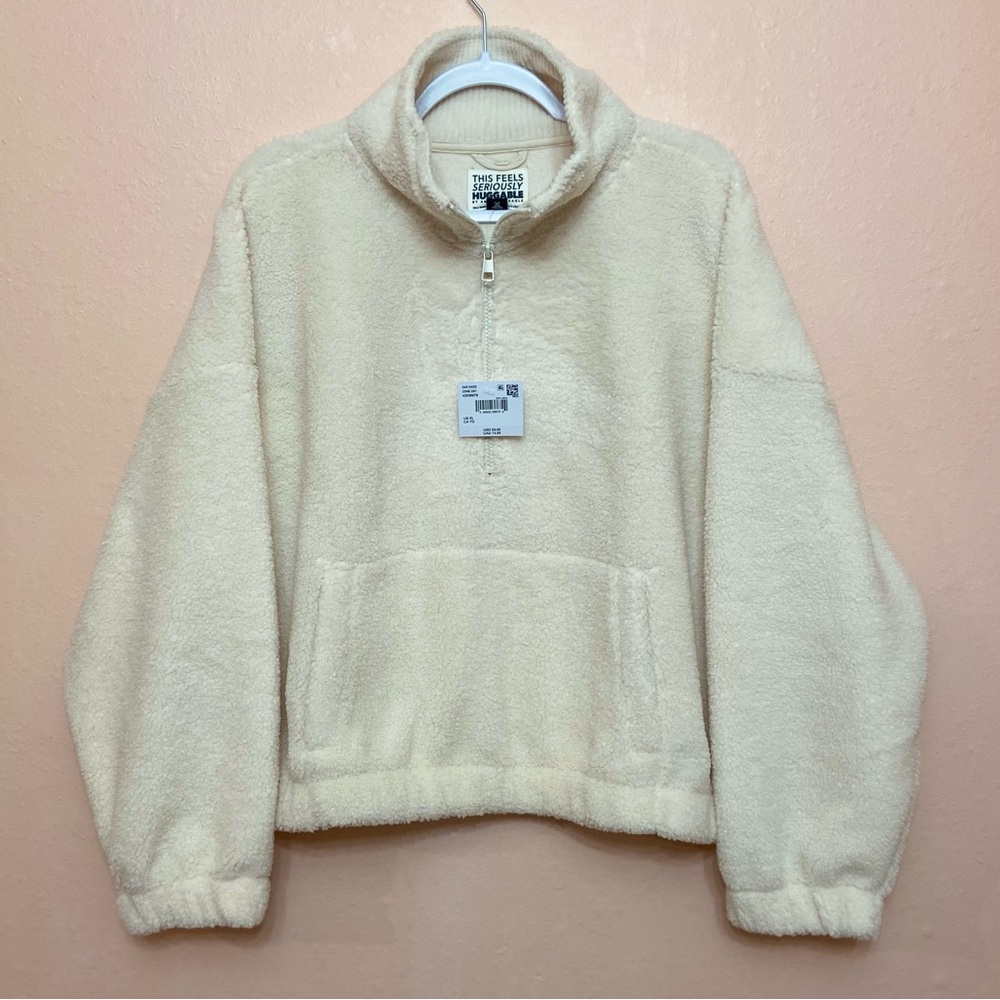 American Eagle Cropped Sherpa Quarter-Zip Sweatshirt - Picture 3 of 6